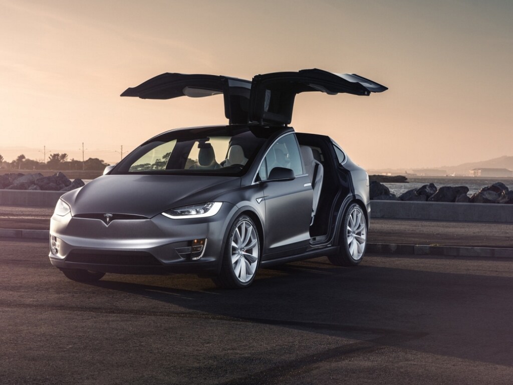 Маск: Tesla будет выпускать беспилотные автомобили по доступной цене