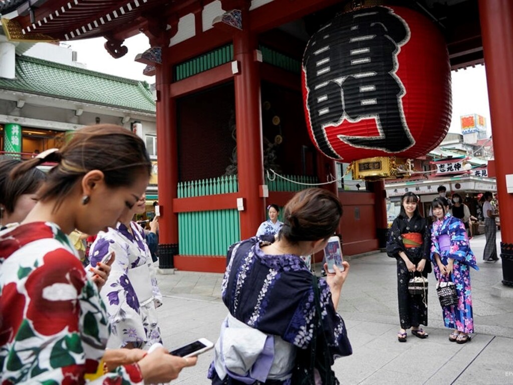 Япония частично откроет въезд для иностранцев