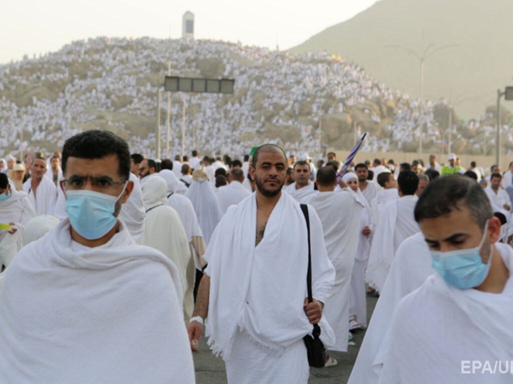 Саудовская Аравия постепенно откроет границы для паломников