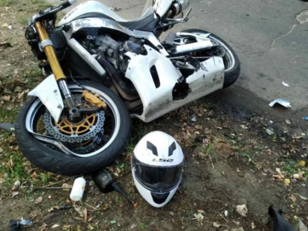 В Николаеве мотоцикл врезался в Citroen (ФОТО)
