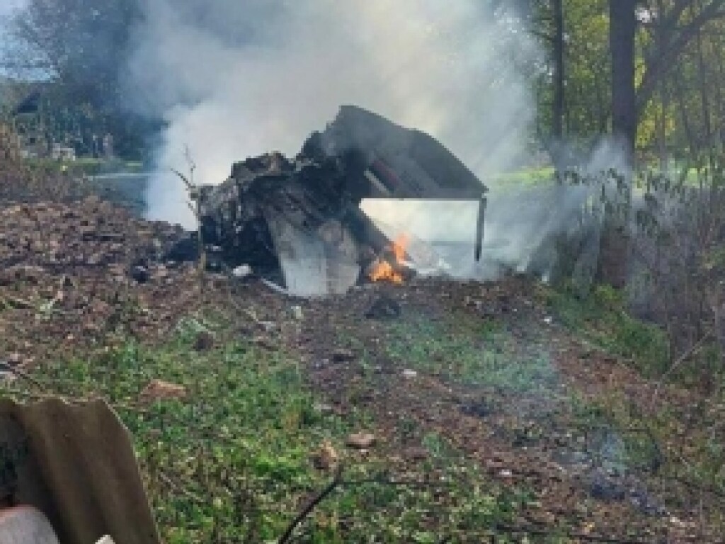 В Сербии истребитель МиГ-21 разбился во дворе жилого дома (ФОТО, ВИДЕО)