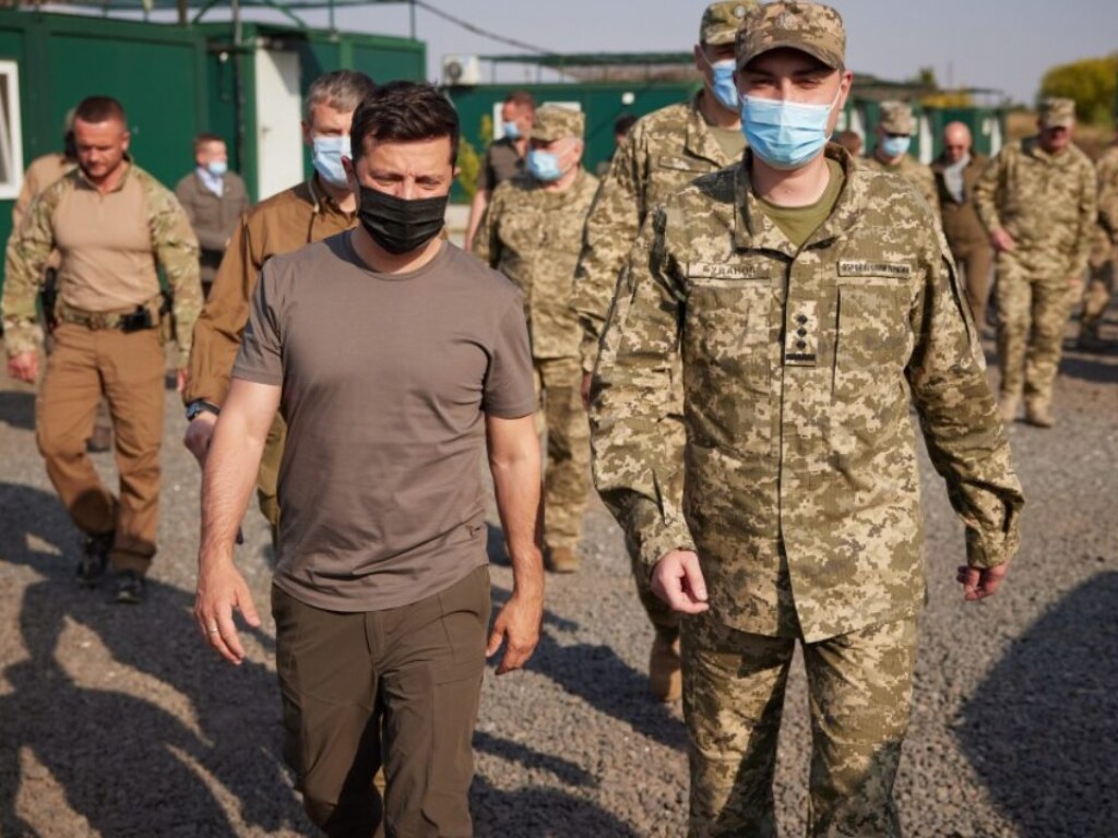 Зеленский посетил базовый лагерь ГУР на Донбассе