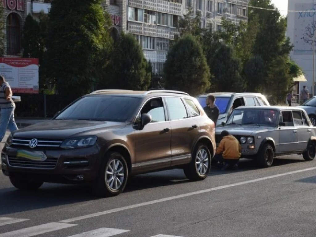 В Николаеве «Жигули» протаранили Volkswagen Touareg (ФОТО)