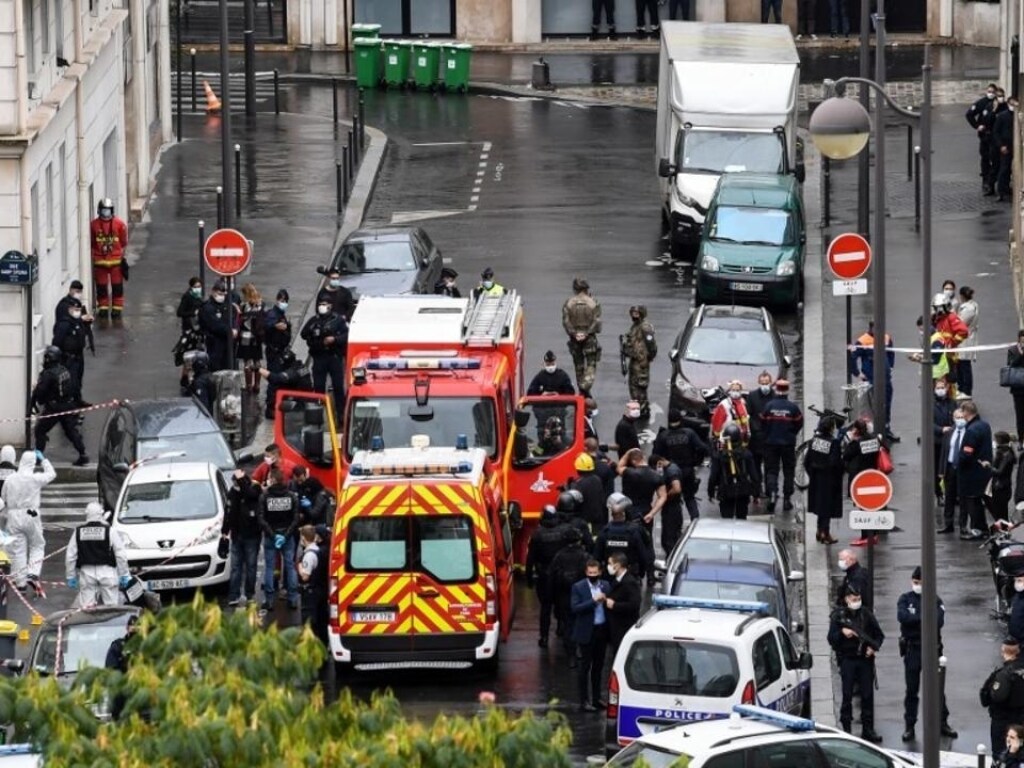 По подозрению в кровавом теракте в Париже задержали пять человек