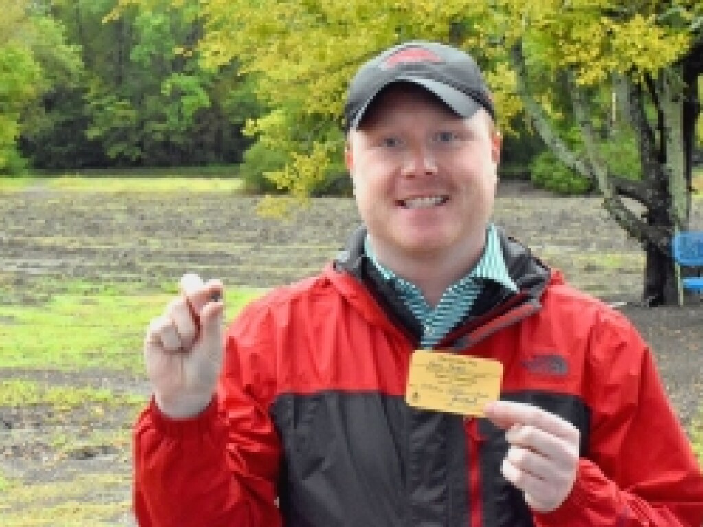 В американском парке мужчина нашел бриллиант на 9 каратов (ФОТО)