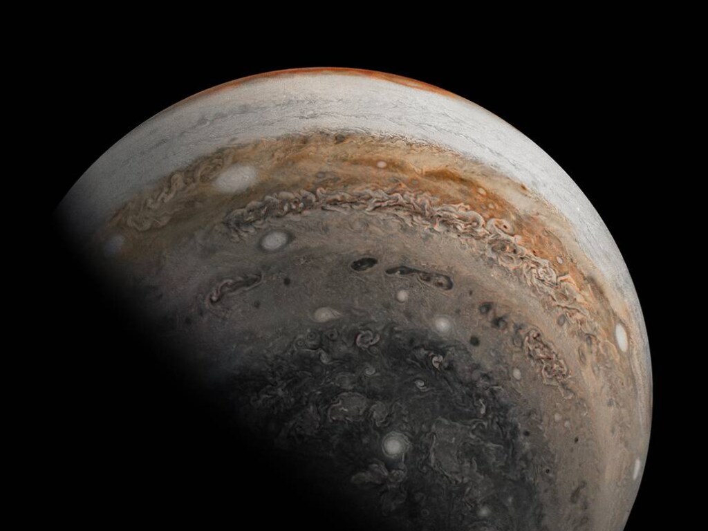 В NASA показали штормовые вихри на Юпитере (ФОТО, ВИДЕО)