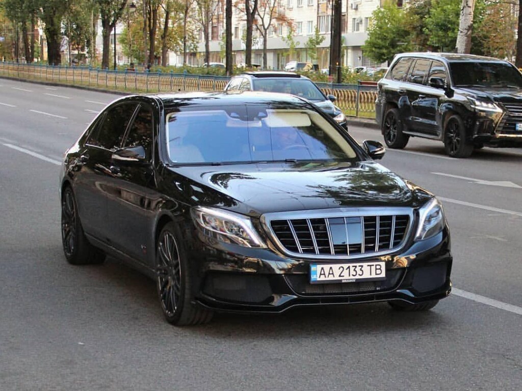 В Киеве заметили Mercedes Brabus стоимостью полмиллиона долларов (ФОТО)