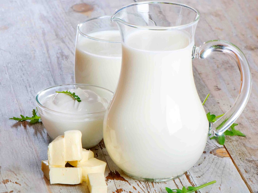 Онкологи рассказали про вред кефира и молока для организма