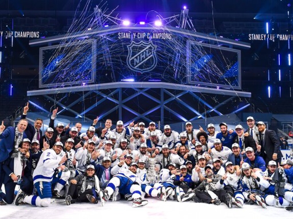 НХЛ: Тампа обыграла «Даллас» и во второй раз выиграла Кубок Стэнли (ФОТО, ВИДЕО)