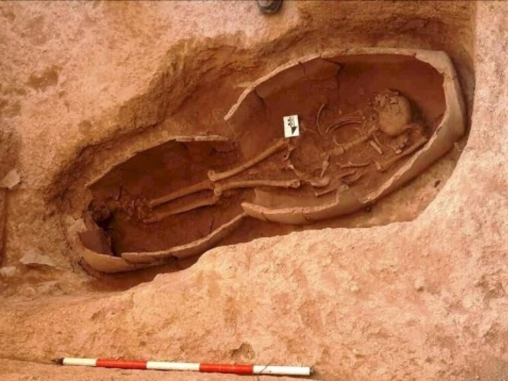 В Иране обнаружили необычное древнее захоронение со скелетом возрастом 2200 лет (ФОТО)
