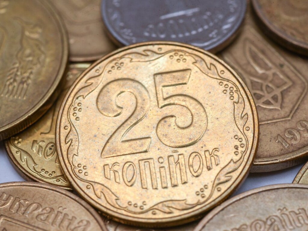 Вывод монет в 25 копеек свидетельствует о процессе обесценивания гривны &#8212; экономист
