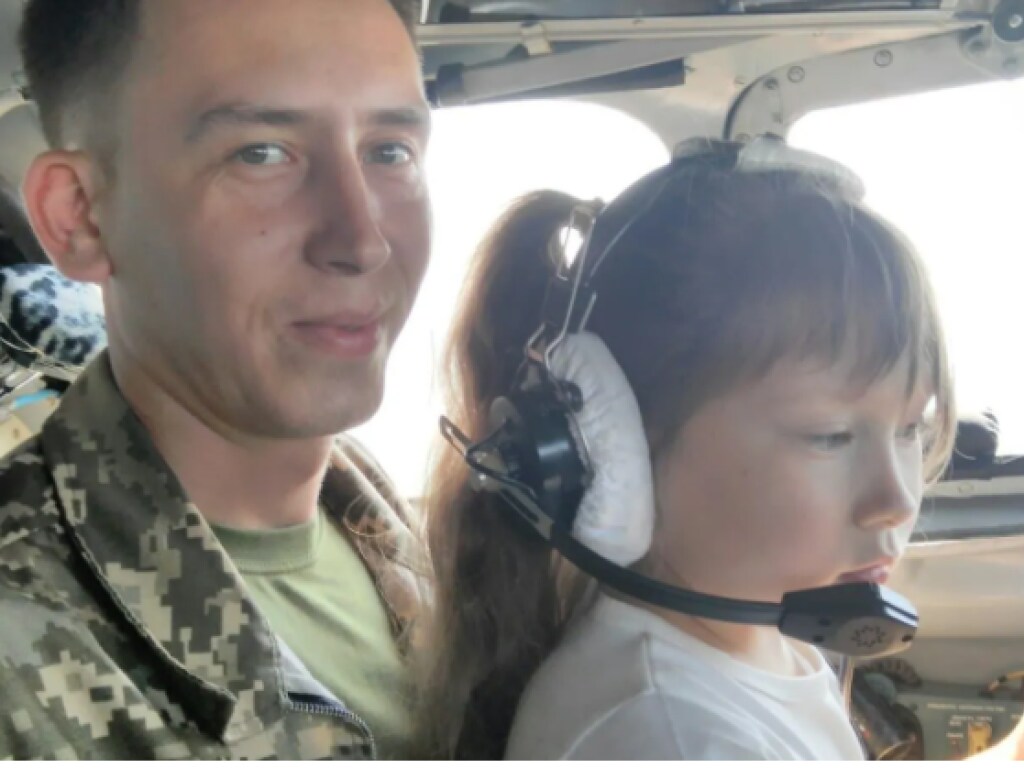 Авиакатастрофа Ан-26: Дочь погибшего штурмана отказались принять в гимназию, вдова заявляет о хамстве директора (ФОТО)