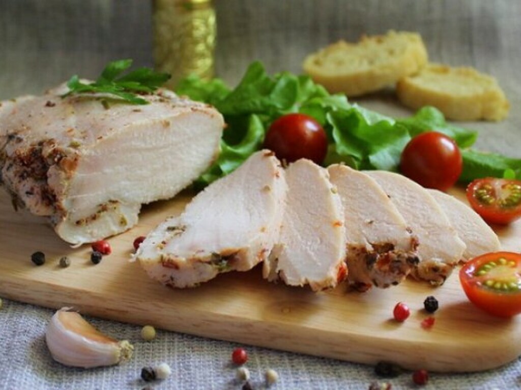 Диетологи рекомендуют побольше куриного мяса: сытное меняю позволит отказаться от вредных продуктов и худеть