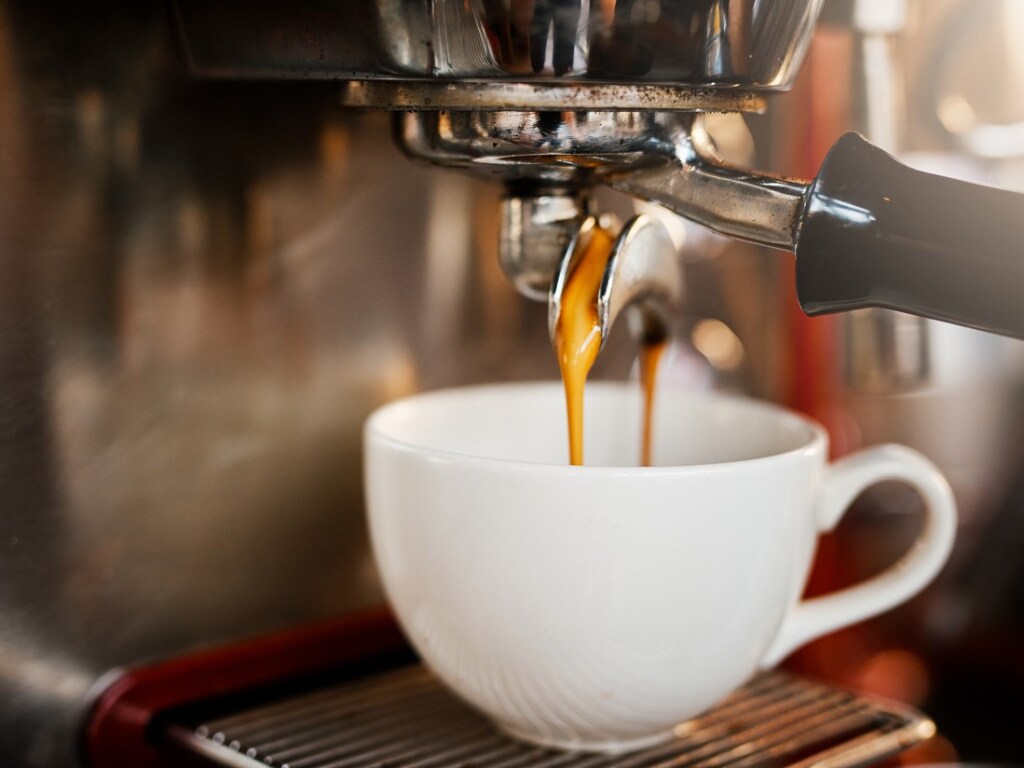 Диетологи рекомендовали желающим похудеть кофе с маслом: ускоряет метаболизм