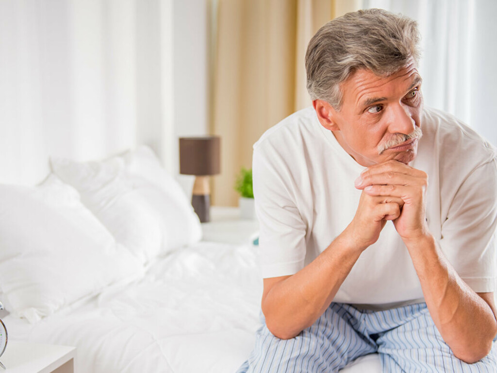 Стали известны причины, почему пожилые люди просыпаются рано