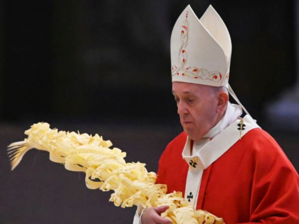 У Папы Римского неизвсетные украли 20 миллионов фунтов стерлингов