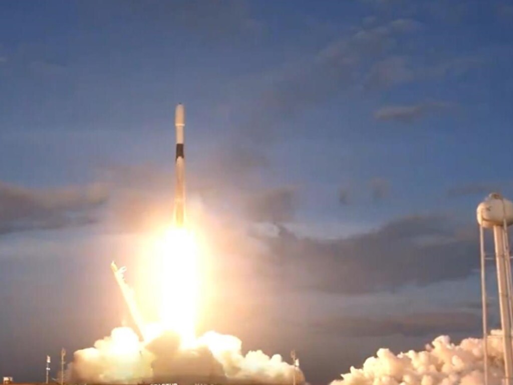 SpaceX с 6-й попытки запустила на орбиту тринадцатую миссию Starlink (ВИДЕО)