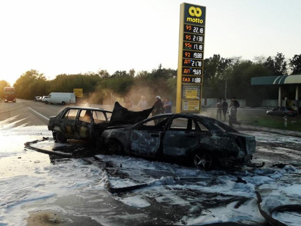 Жуткое ДТП в Днепропетровской области: водитель «Славута» заживо сгорел (ФОТО)
