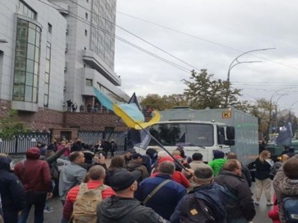 Дело об убийстве Шеремета: у здания суда в Киеве произошли столкновения (ФОТО, ВИДЕО)