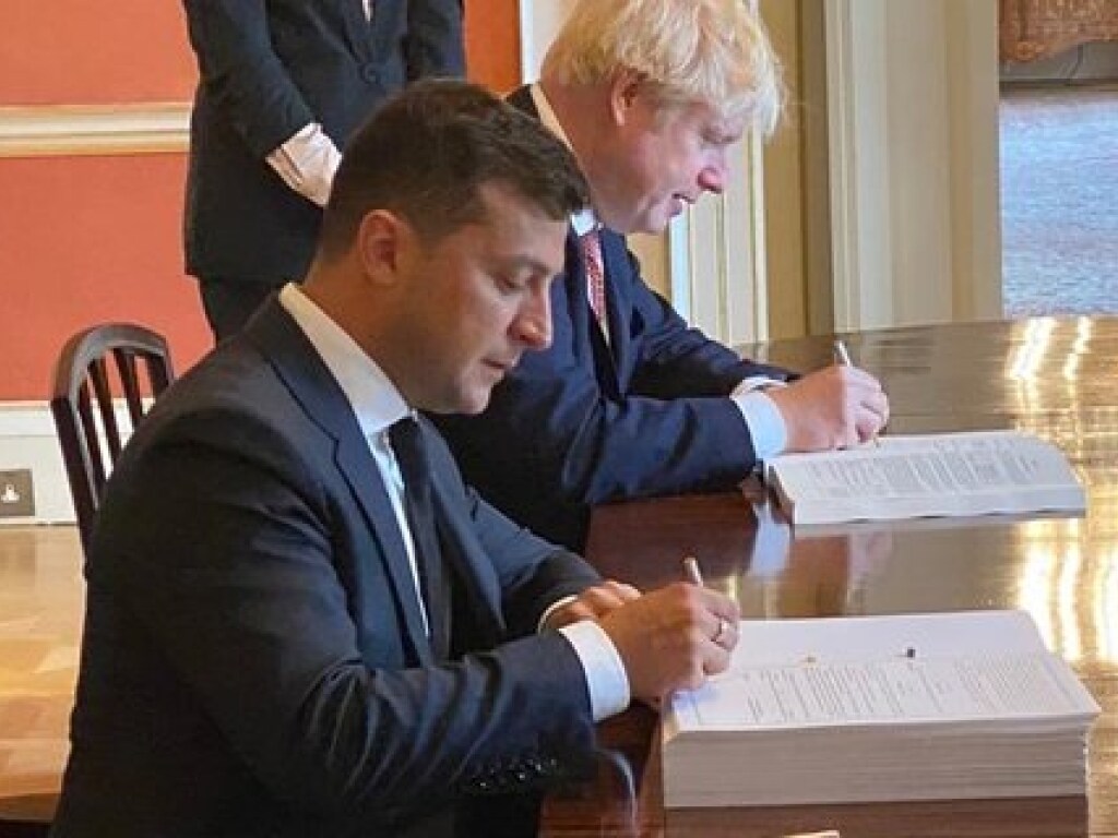 Украина и Великобритания подписали стратегическое соглашение о свободной торговле