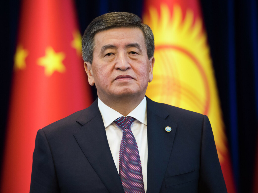 Президент Киргизии назвал условие для своей отставки