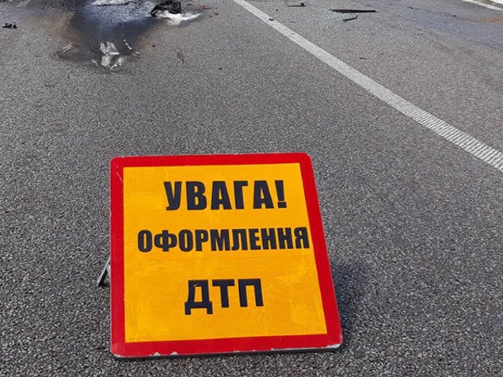 На Дарницкой площади в Киеве Skoda врезалась в Hyundai (ВИДЕО)