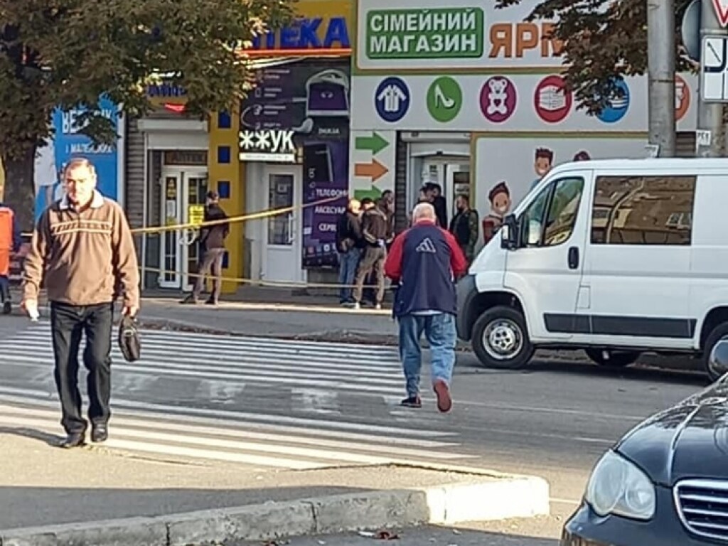 Неизвестные взорвали банкомат в Запорожье (ФОТО)