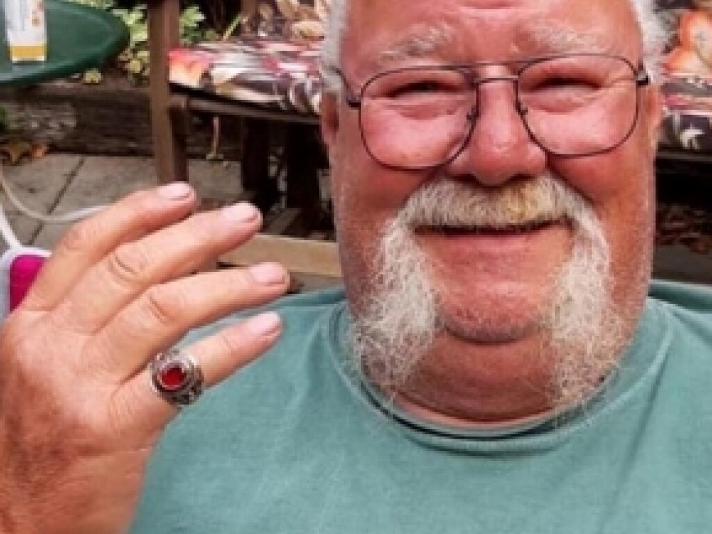 Американке посчастливилось найти кольцо, которое ее супруг потерял 53 года назад (ФОТО)