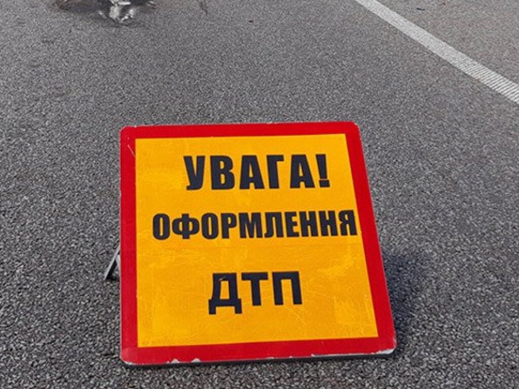В Харькове на проспекте Daewoo перевернулся: водитель вылетел через лобовое стекло (ФОТО)