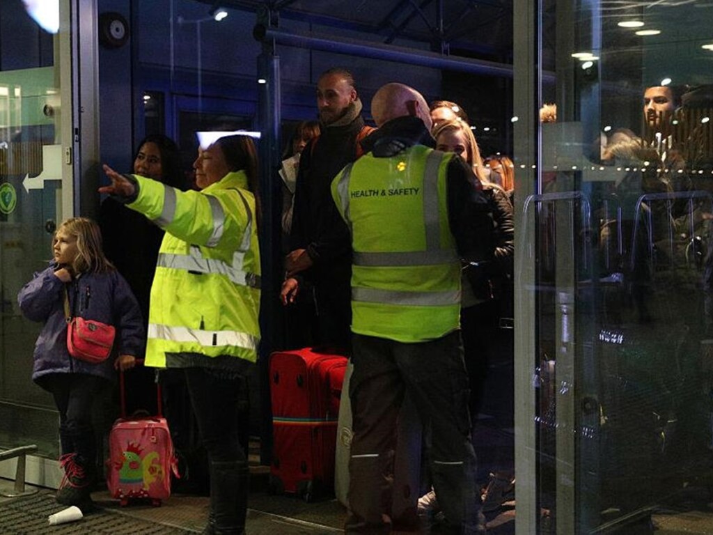 В Лондоне произошла частичная эвакуация из-за сигнала о тревоге