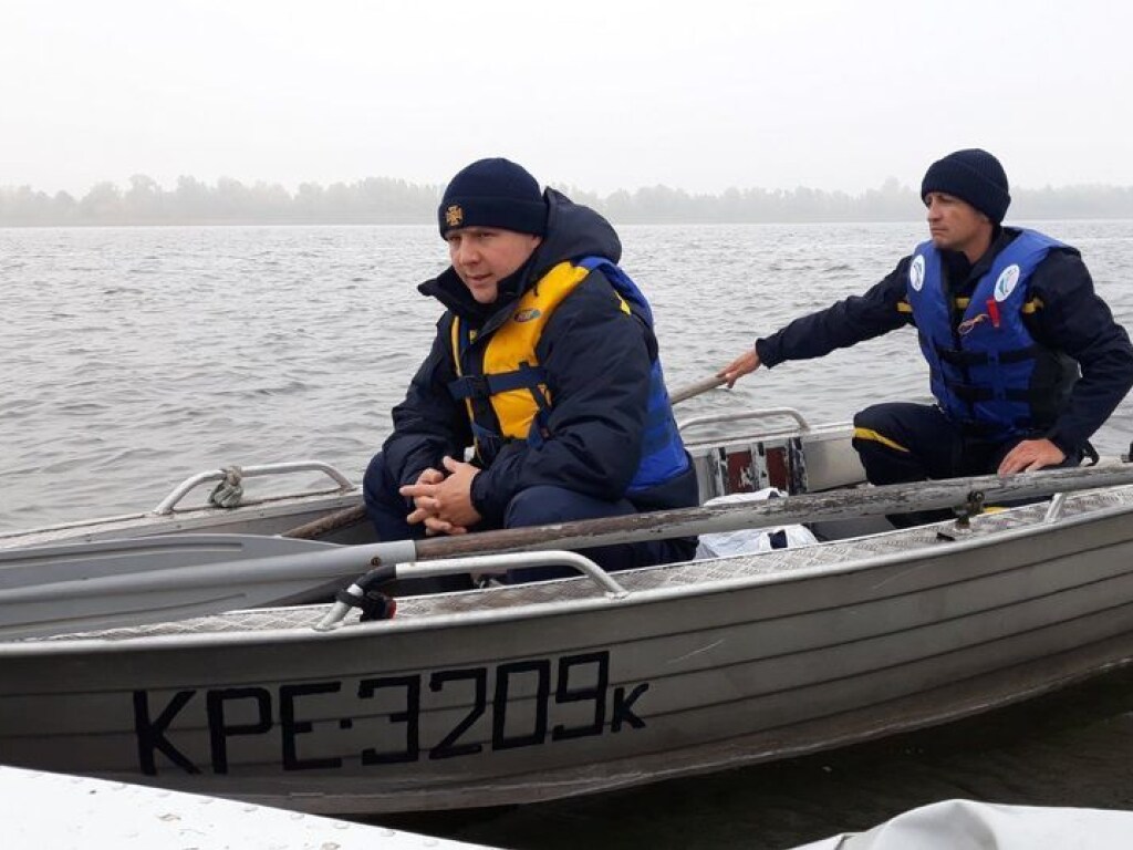 В Полтавской области рыбак выпал из лодки и исчез &#8212; ГСЧС (ФОТО)