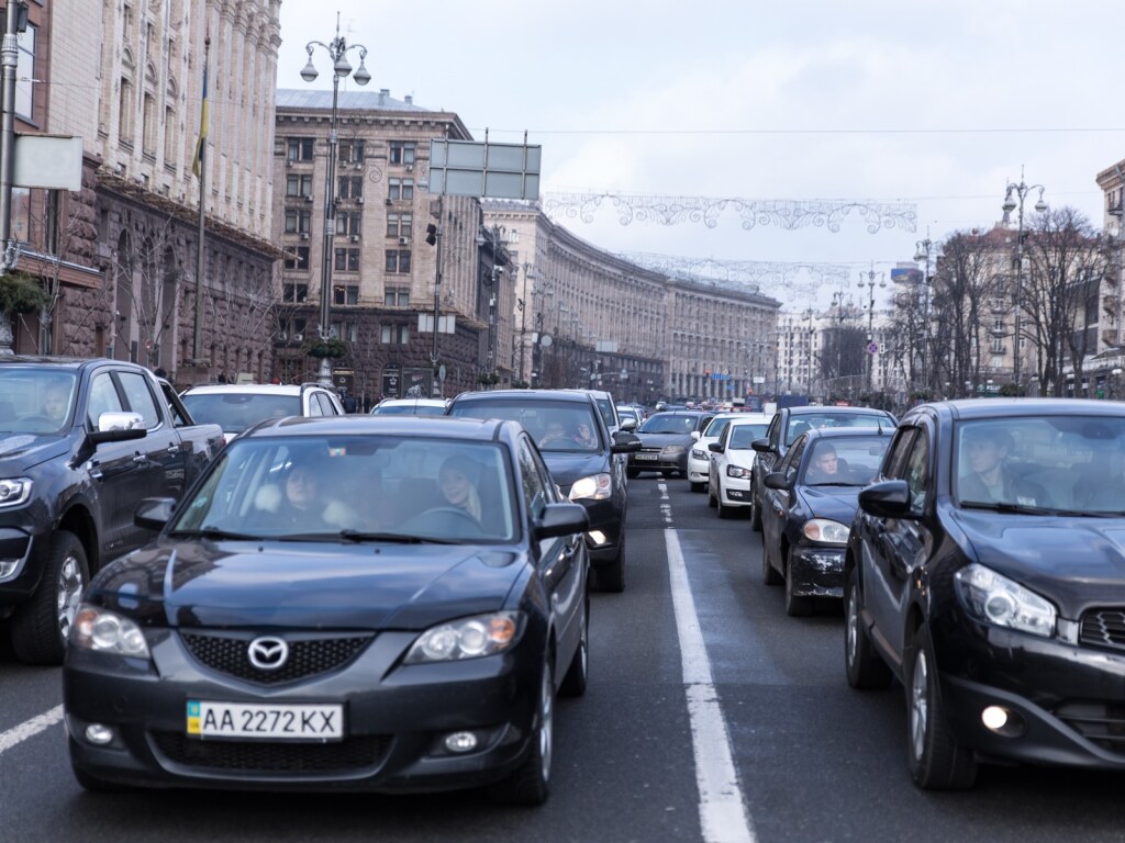 Вечерний Киев сковали масштабные пробки (КАРТА)