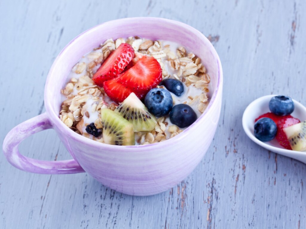 Эксперты рассказали, что нужно есть на завтрак для разгона метаболизма и похудения