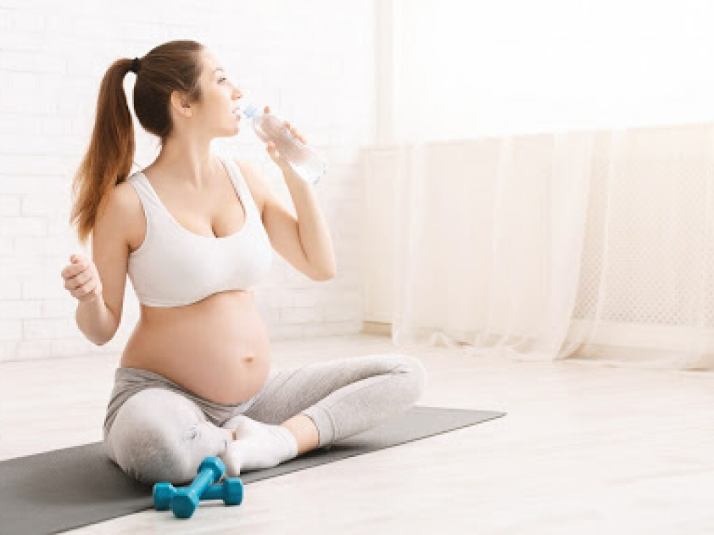 Гинеколог посоветовала, как вести себя беременным на карантине