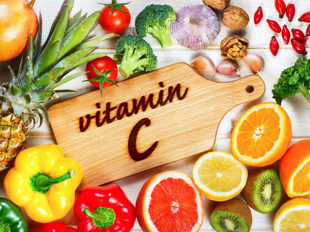 Ученые назвали витамин для хорошего настроения