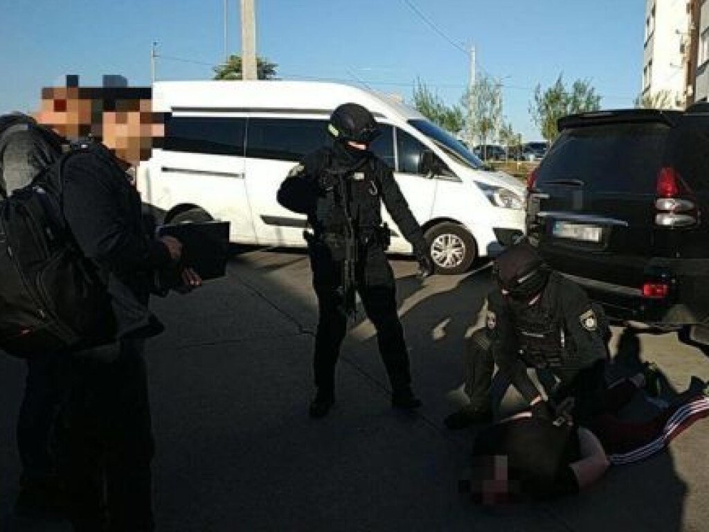 В Одессе полицейский организовал бордель и преступную группировку (ФОТО)