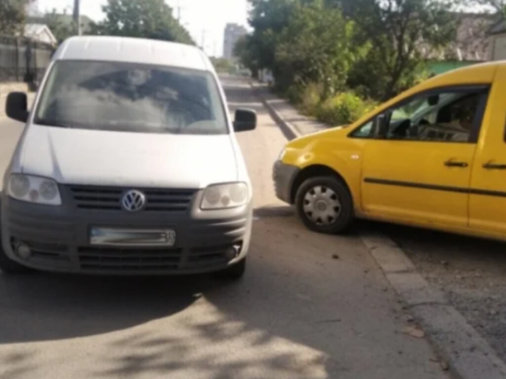 В Николаеве не поделили дорогу два Volkswagen