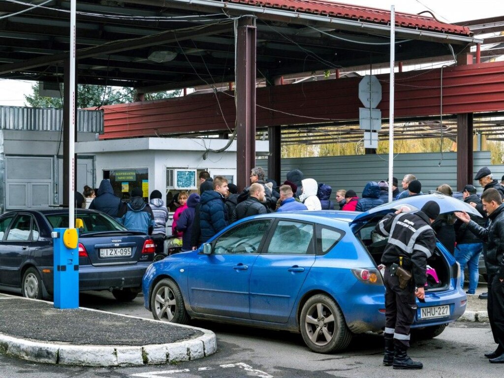 На границе с Венгрией в автомобильной очереди возникла драка: есть пострадавшие