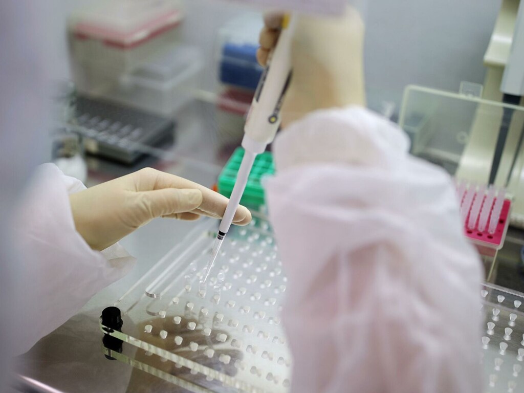 Самостоятельно вакцинироваться от коронавируса смогут 2-4 % населения Украины – эксперт