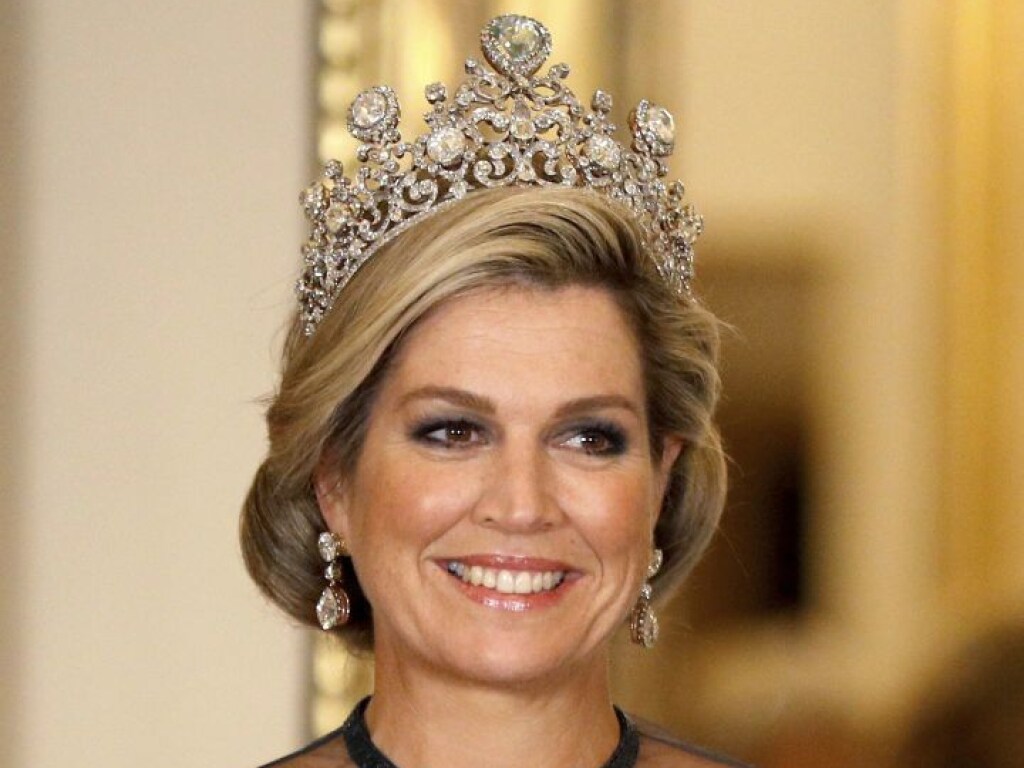 «Это провал»: Королева Нидерландов неудачно подобрала платье для выхода в свет (ФОТО)