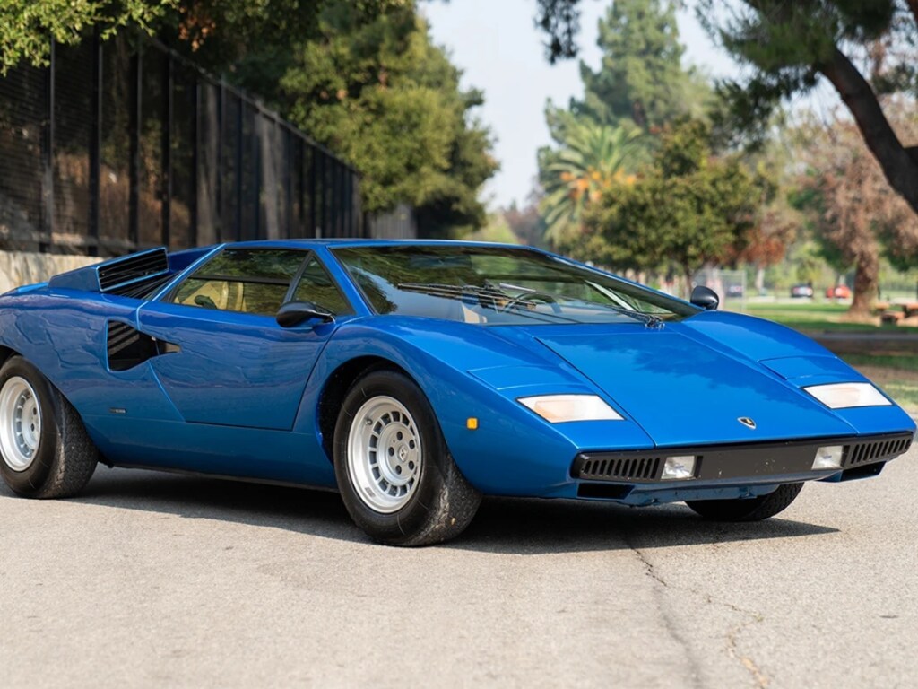 Автомобиль принца: на продажу за 1 миллион долларов выставили редкую модель Lamborghini (ФОТО)