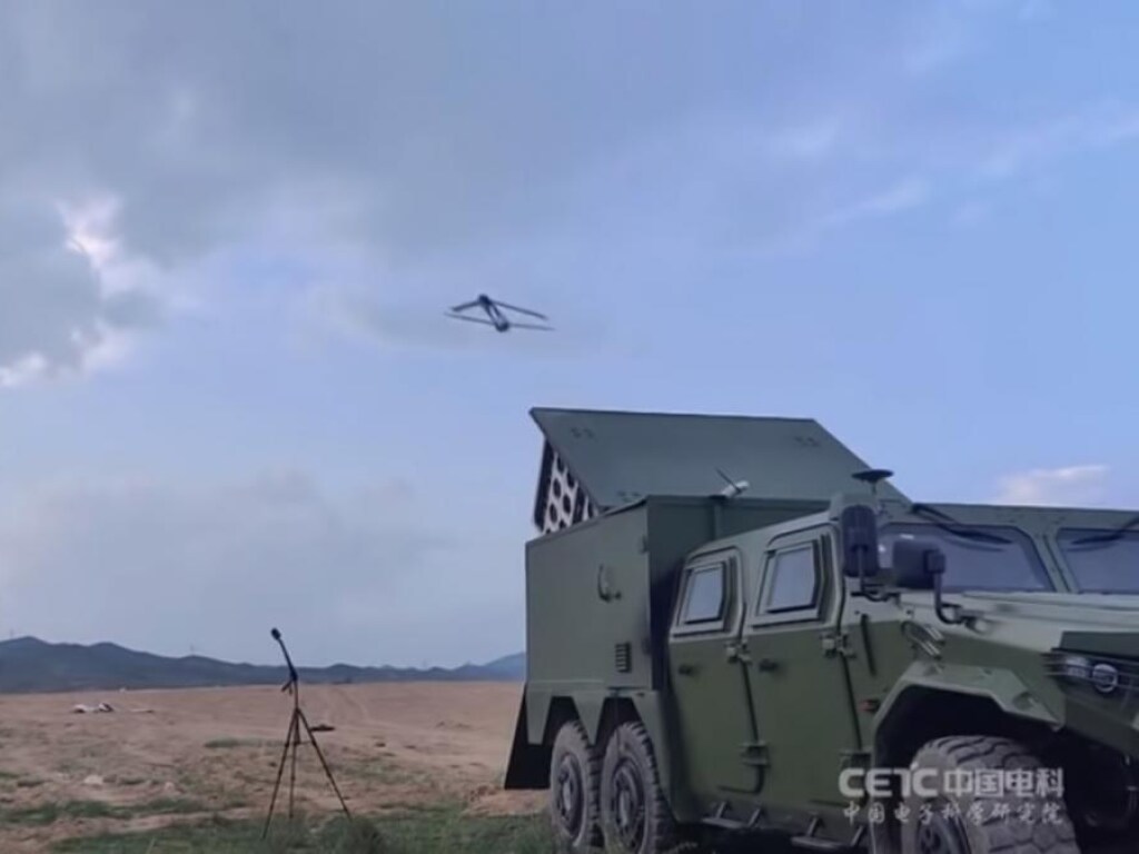 Китайская армия испытала систему запуска роя дронов-камикадзе (ФОТО, ВИДЕО)