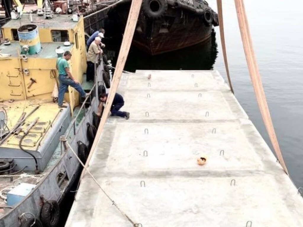 Херсонский завод «Паллада» построит плавучий причал для ВМС Украины