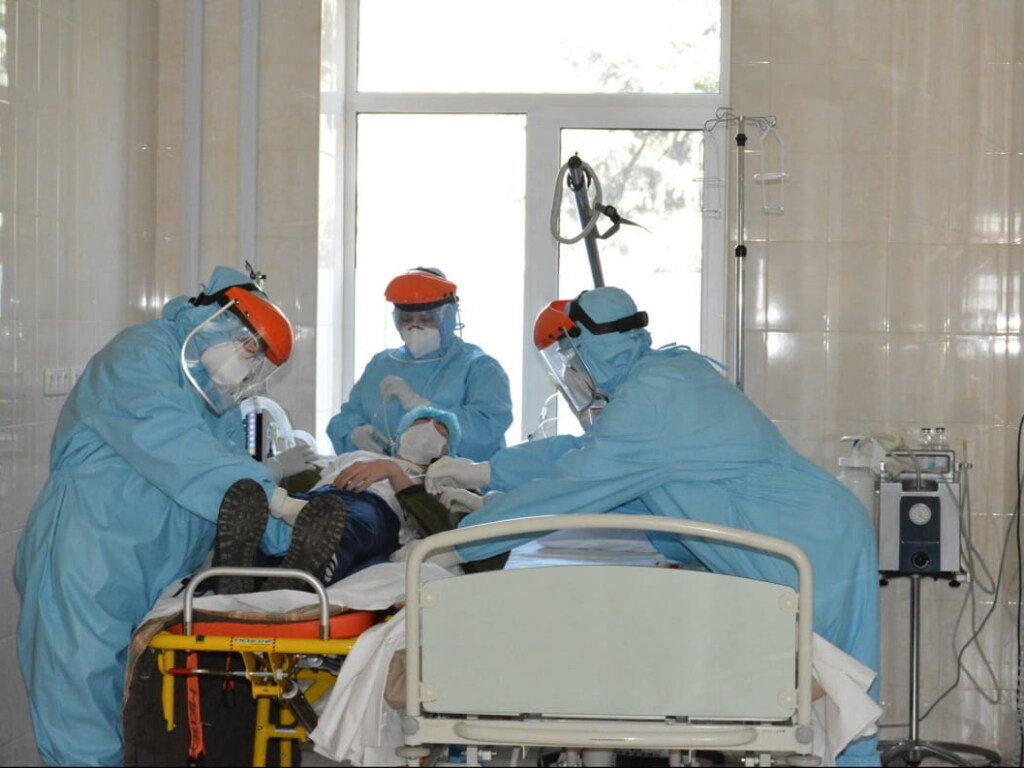 В Киеве за сутки коронавирусом заболели почти 600 человек (КАРТА)