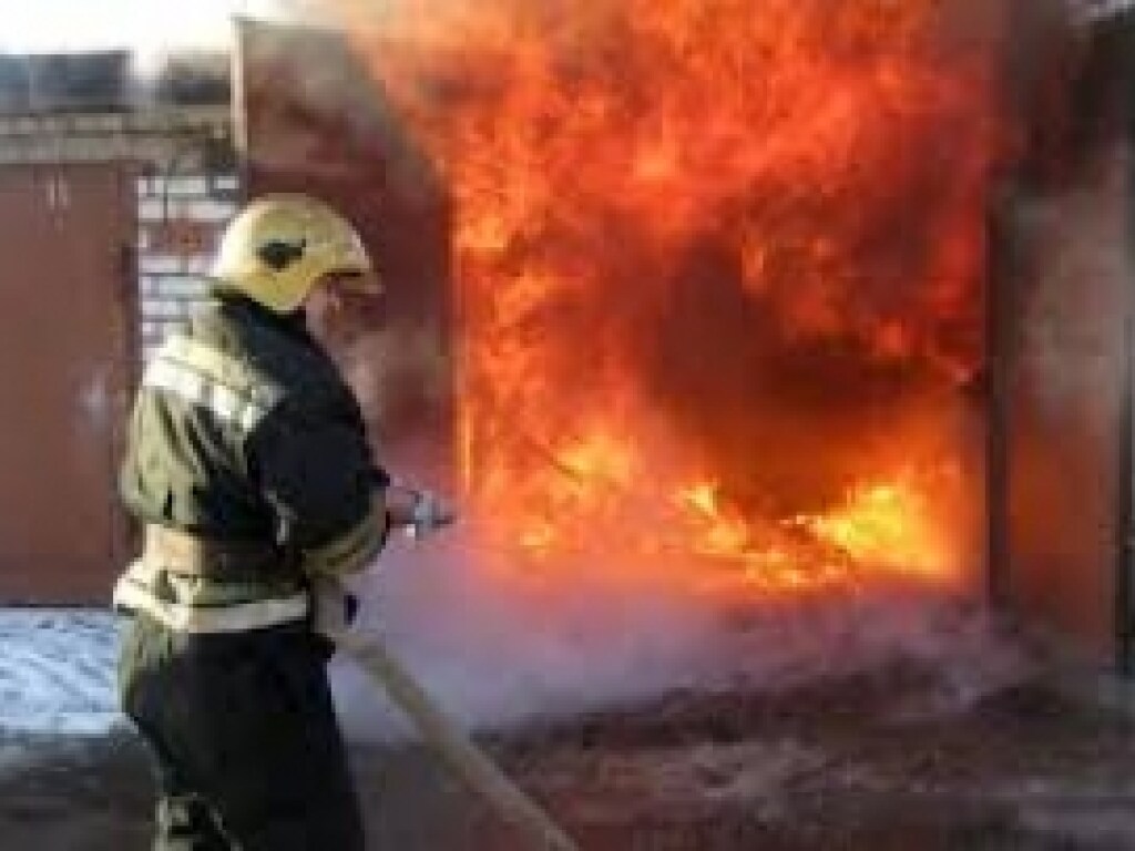 В Запорожской области пожарные ликвидировали возгорание в гараже (ФОТО)