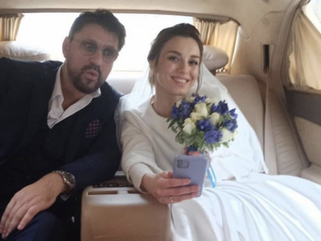 Звезда фильма «Счастливы вместе» женился в четвертый раз на юной невесте (ФОТО)