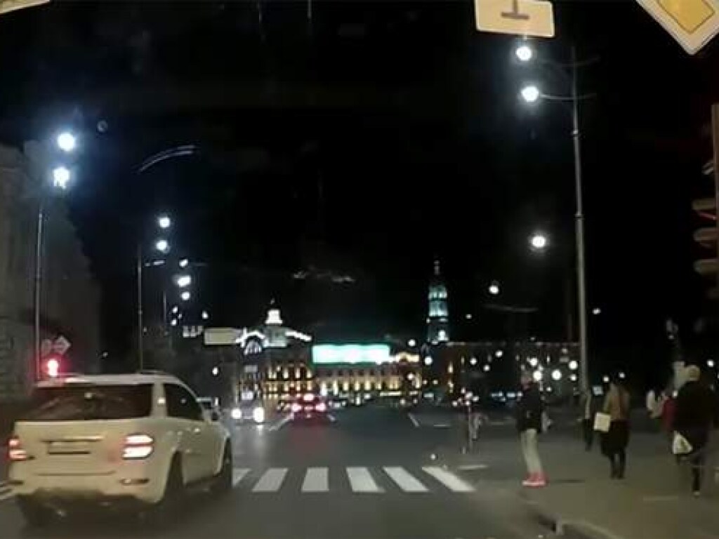 На «перекрестке Зайцевой» в Харькове водители массово нарушают ПДД (ФОТО)