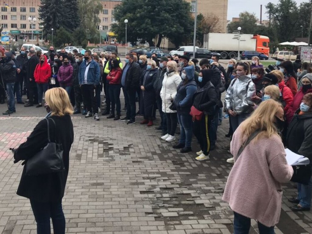 В Черкасской области протестовали против карантинных ограничений (ФОТО)