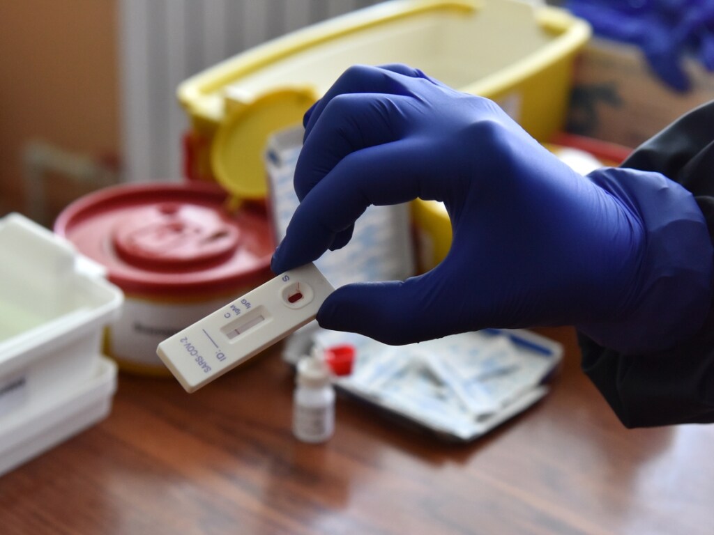 Украина заняла 25 место в мире по числу заболевших коронавирусом