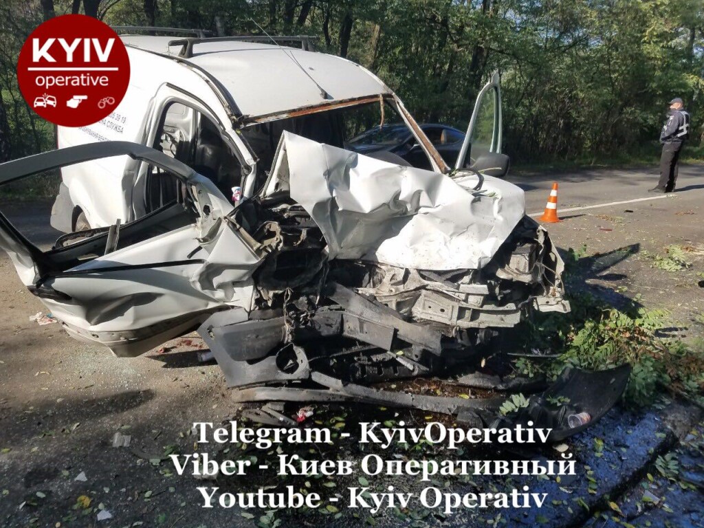 В Бортничах произошло ДТП с участием двух автомобилей, пострадали четыре человека (ФОТО)